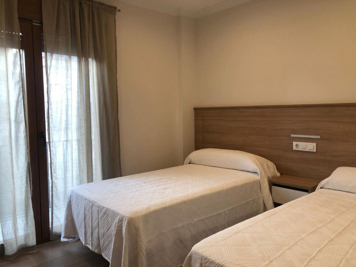 Hotel El Montoro Cádiar Esterno foto